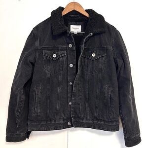 Cozy black jean shacked